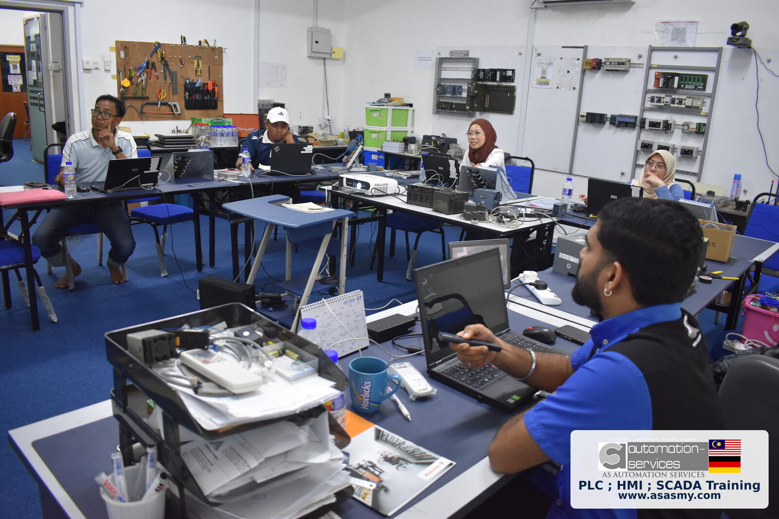 Siemens S7-1200, TIA Portal V18, KTP400 & Sinamics G120C — 5-Day PLC & HMI Training (June–July 2026) ⚡ — training photo