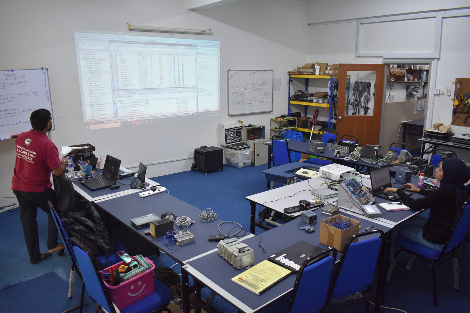 Siemens S7-1200, TIA Portal V18 & KTP400 Hands-On Training Completed — training photo